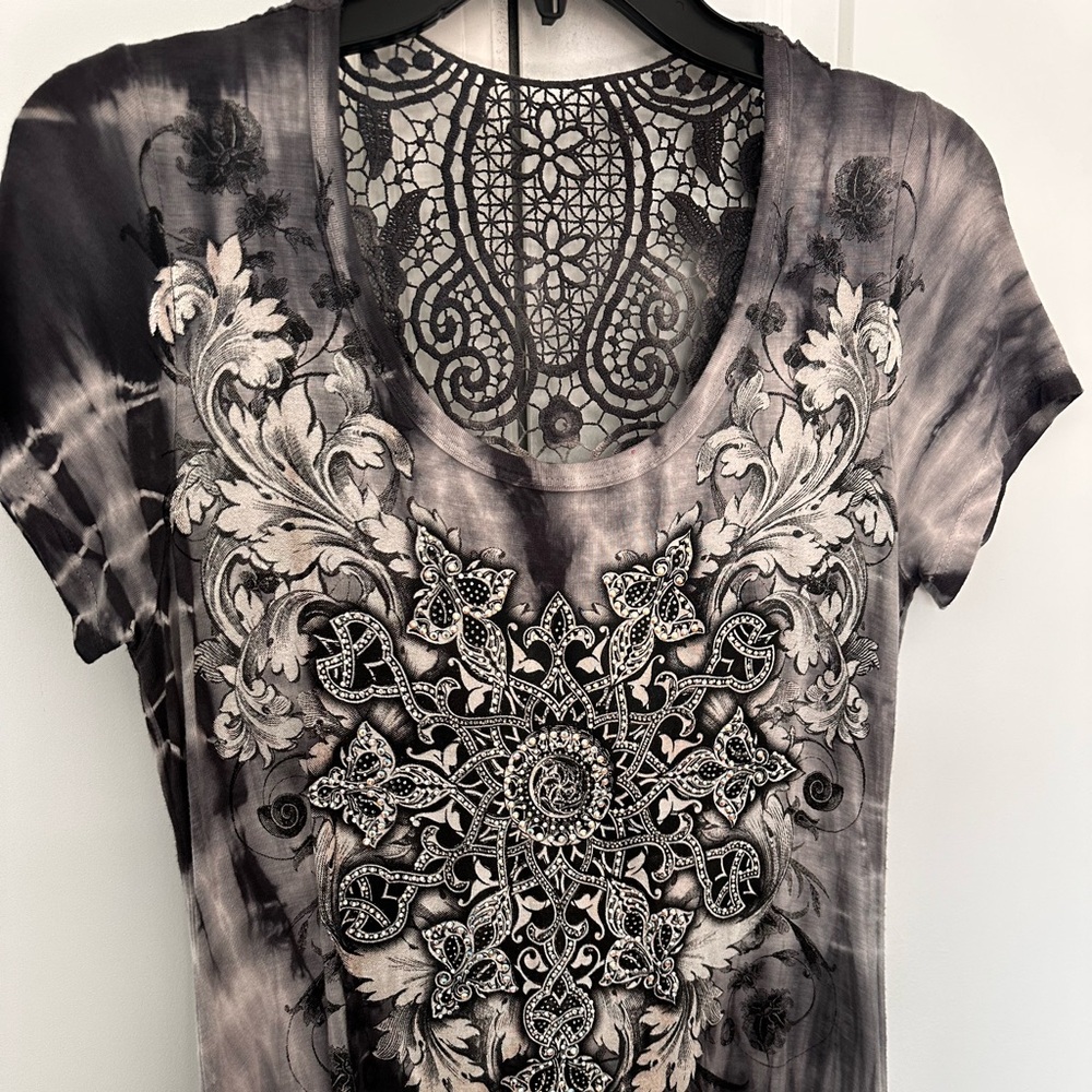 Vocal Black and Gray Short Sleeve Top
